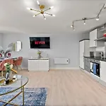 Apartment 30 Percent Off! Stylish In Dewsbury -close To