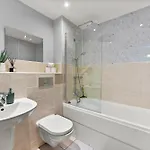 30 Percent Off! Stylish In Dewsbury -close To Apartment *