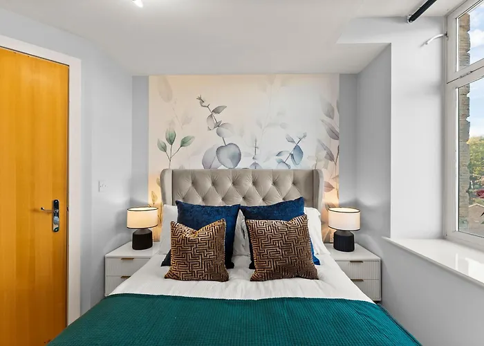 30 Percent Off! Stylish In Dewsbury -close To Apartment