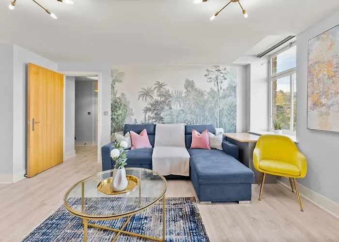 30 Percent Off! Stylish In Dewsbury -close To Apartment *