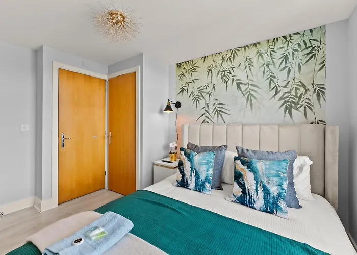 Apartment 30 Percent Off! Stylish In Dewsbury -close To *