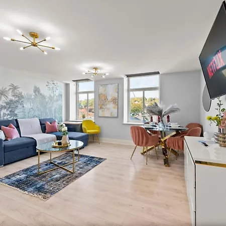 30 Percent Off! Stylish In Dewsbury -close To Leeds (West Yorkshire)